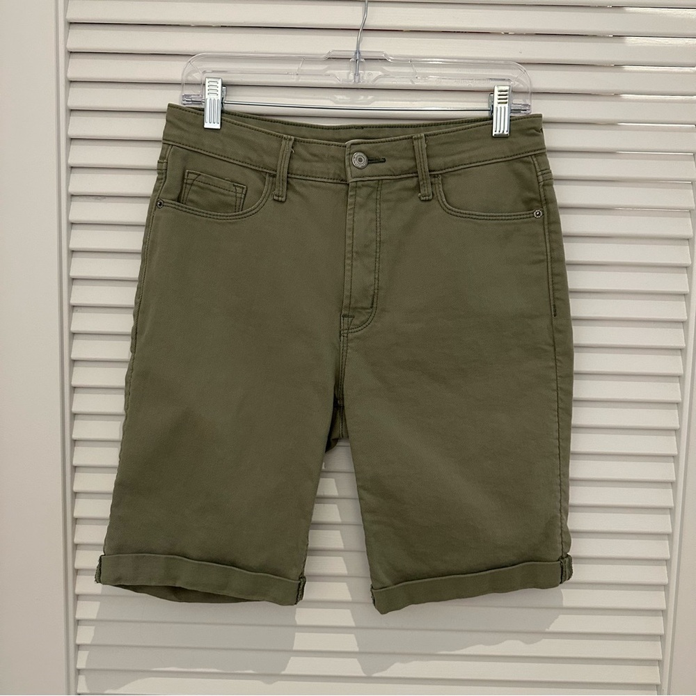 Old Navy High Rise Bermuda Short